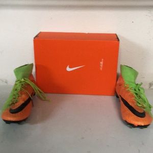 Nike hypervenom with Nike skin
